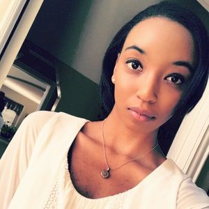 Meet your Posher, Caitlin